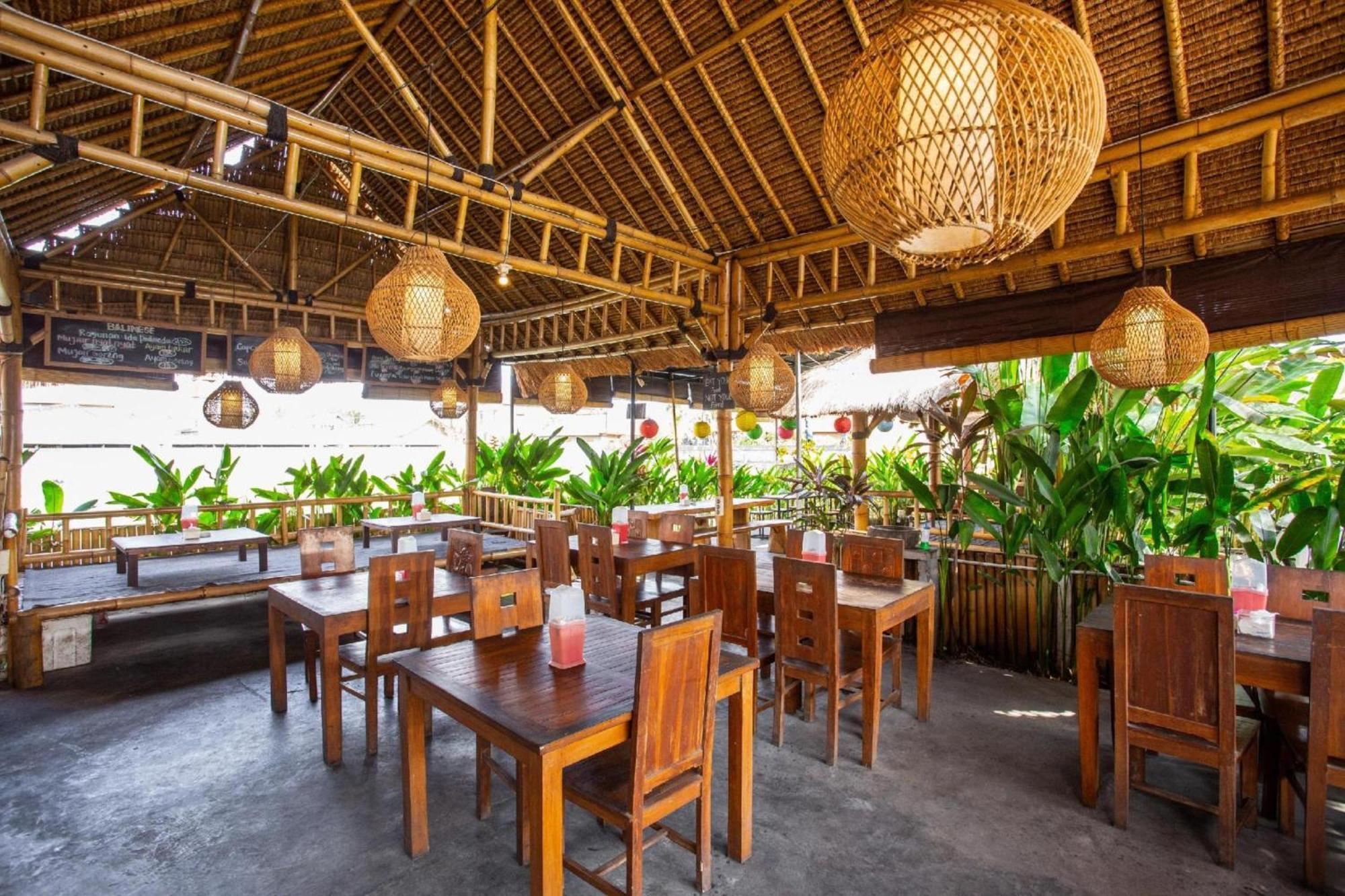 Oyo 1207 Pondok 789 Near Canggu Echo Beach Buitenkant foto