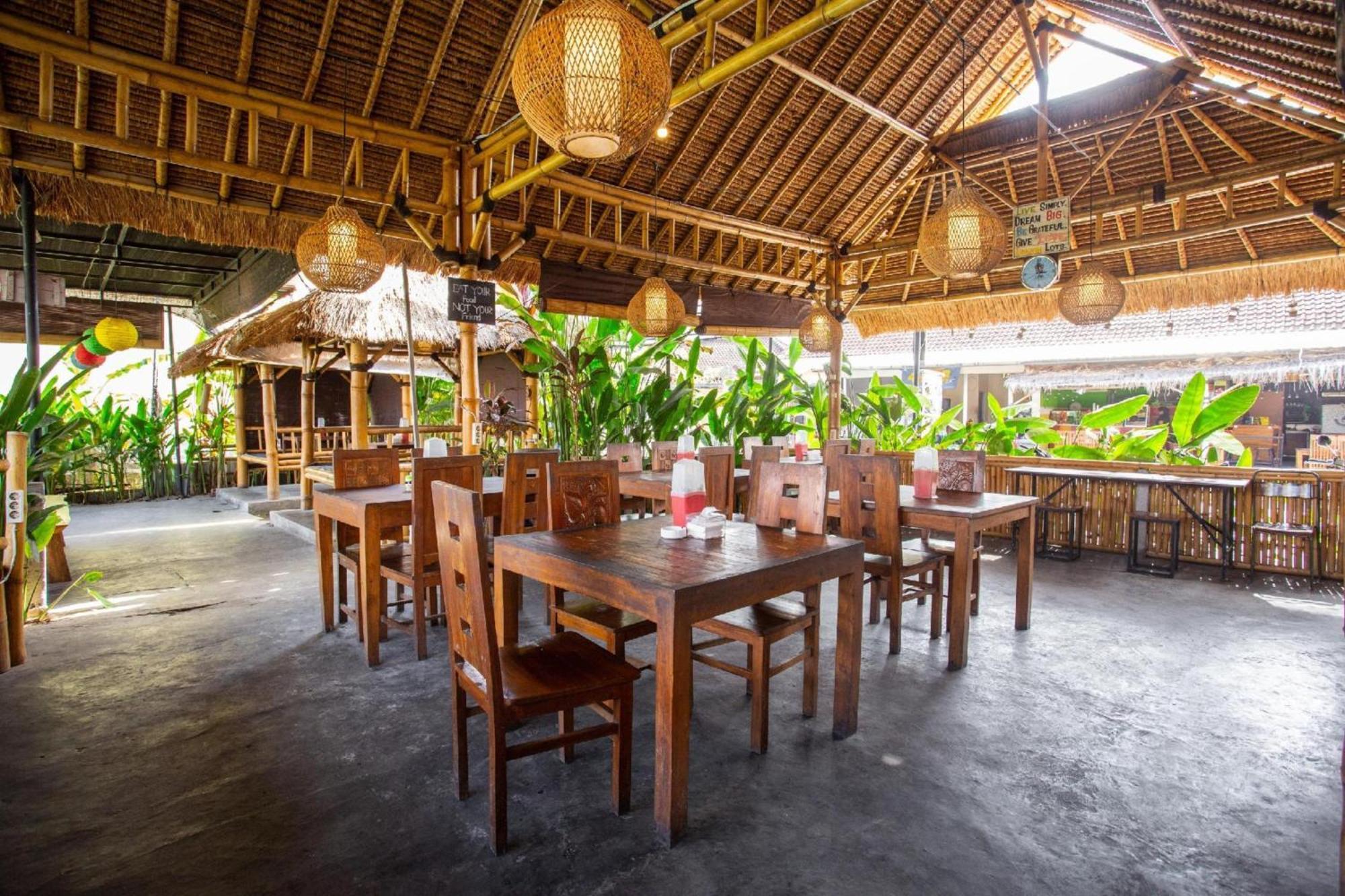 Oyo 1207 Pondok 789 Near Canggu Echo Beach Buitenkant foto