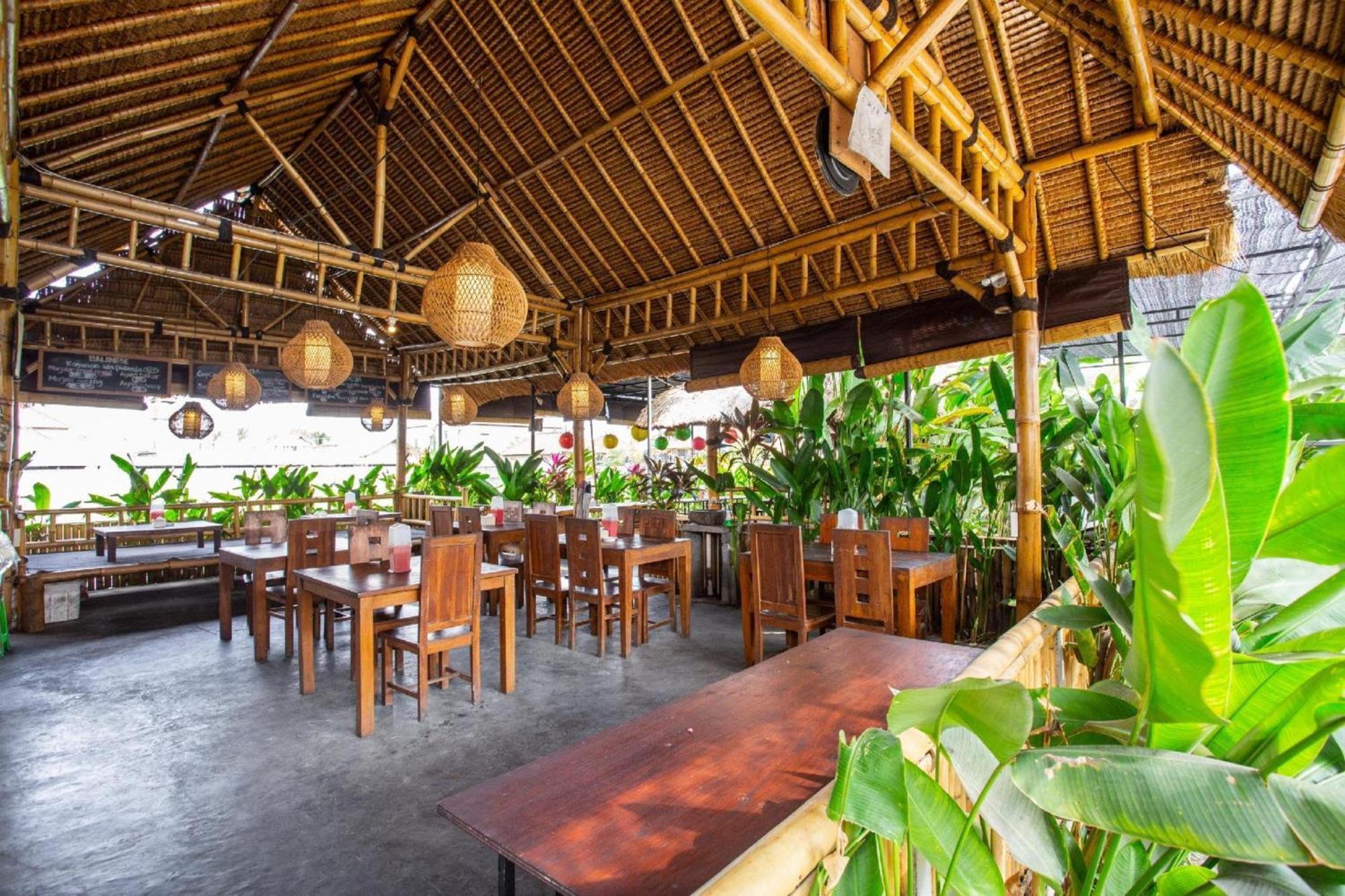 Oyo 1207 Pondok 789 Near Canggu Echo Beach Buitenkant foto