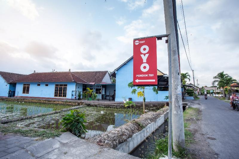 Oyo 1207 Pondok 789 Near Canggu Echo Beach Buitenkant foto